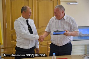 «Новороссийск» и Новороссийск скрепили дружбу подписями
