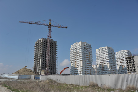 Многоэтажки растут, цены тоже?