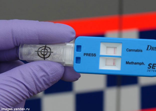 У военных - две полоски