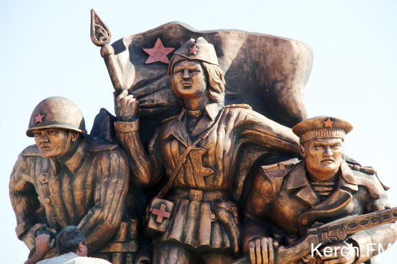 За героев обидно